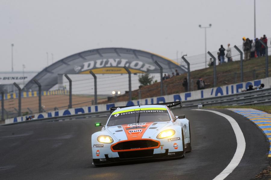  Aston Martin DBR9 Gulf Oil Livery 2008 года  (фото 8 из 26)